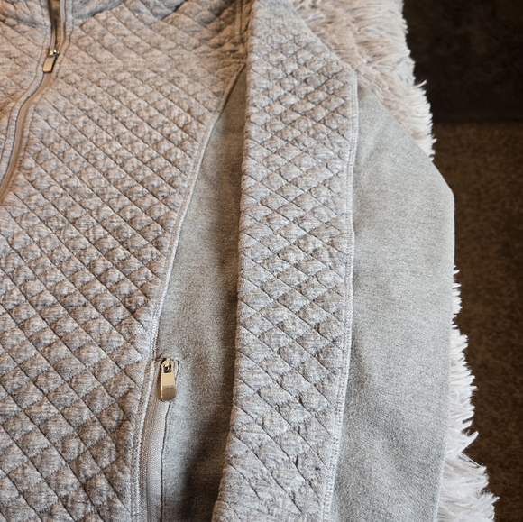 Christopher & Banks Gray Quilted Zip Up Sweatshirt jacket Size Large - Picture 10 of 14